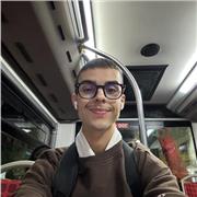 ¡Hola! Soy Iker, profesor de clases particulares que se caracteriza por ser responsable, dinámico y versátil.